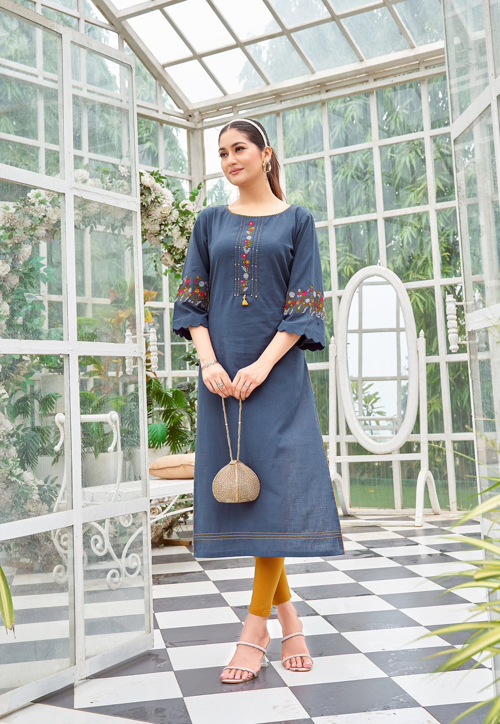 Floral Embroidered Flared Sleeves Thread Work Thread Work Kurti-ZAREENA
