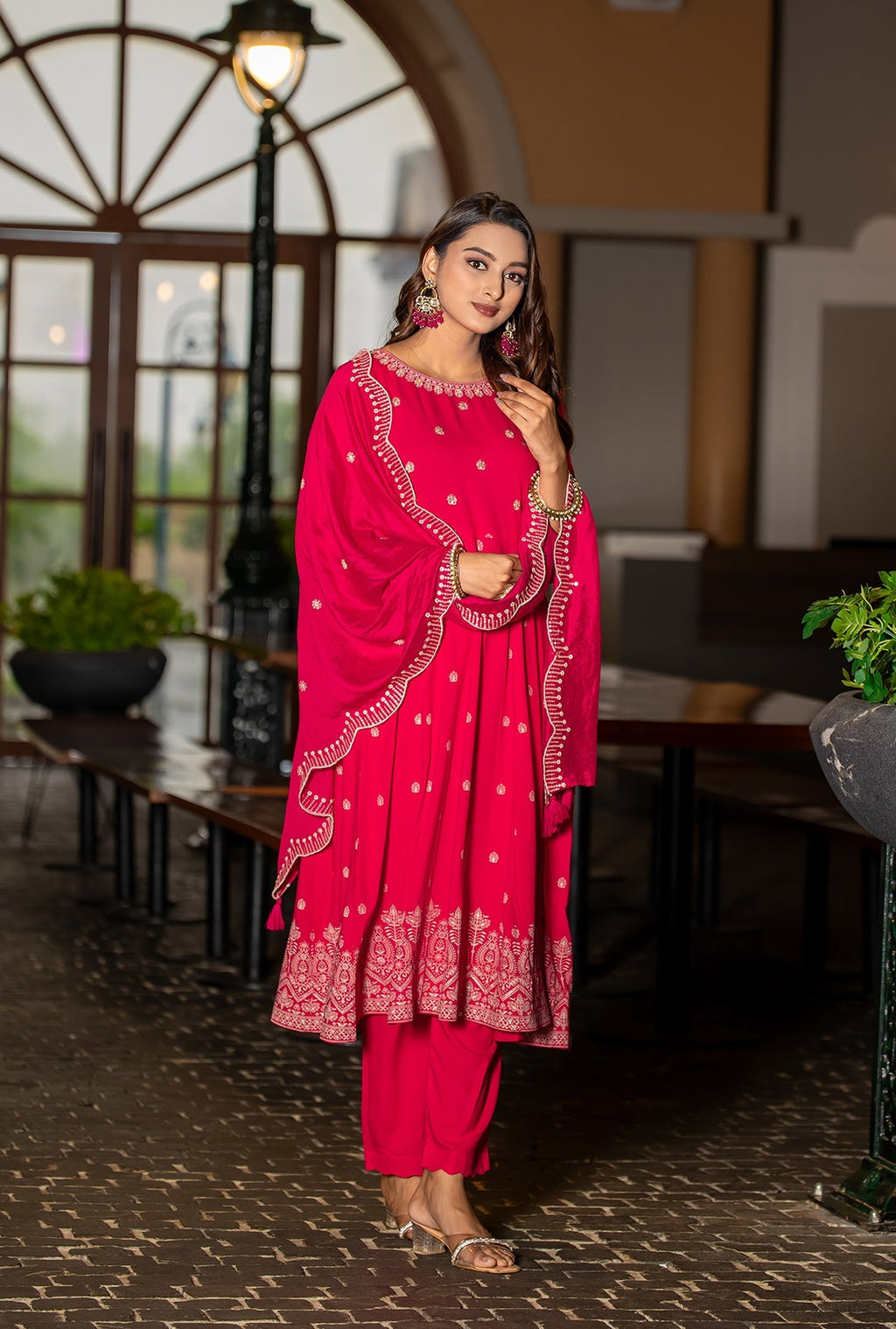 Women Printed Regular Kurta with Trousers & With Dupatta-TYOHAR