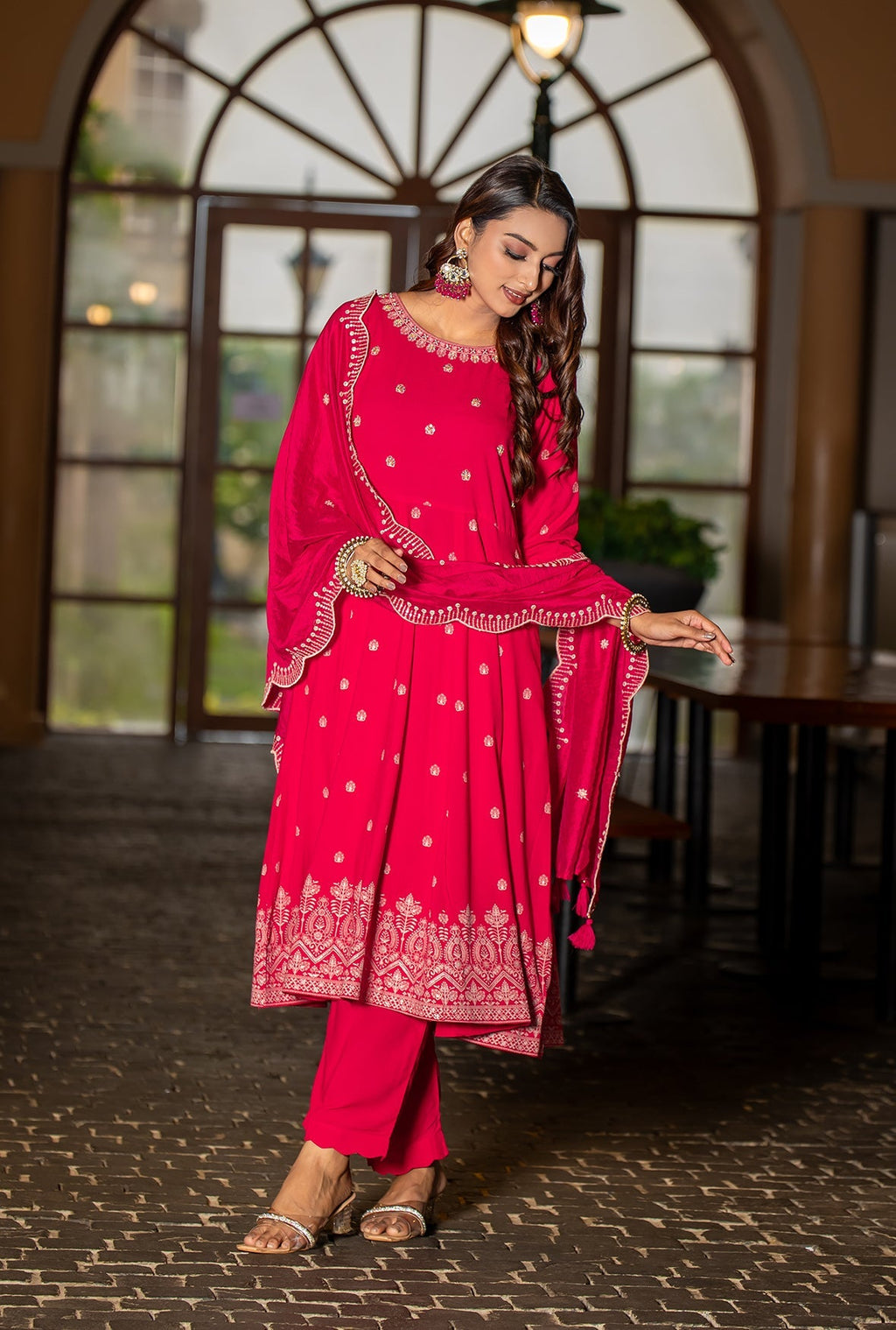 Women Printed Regular Kurta with Trousers & With Dupatta-TYOHAR