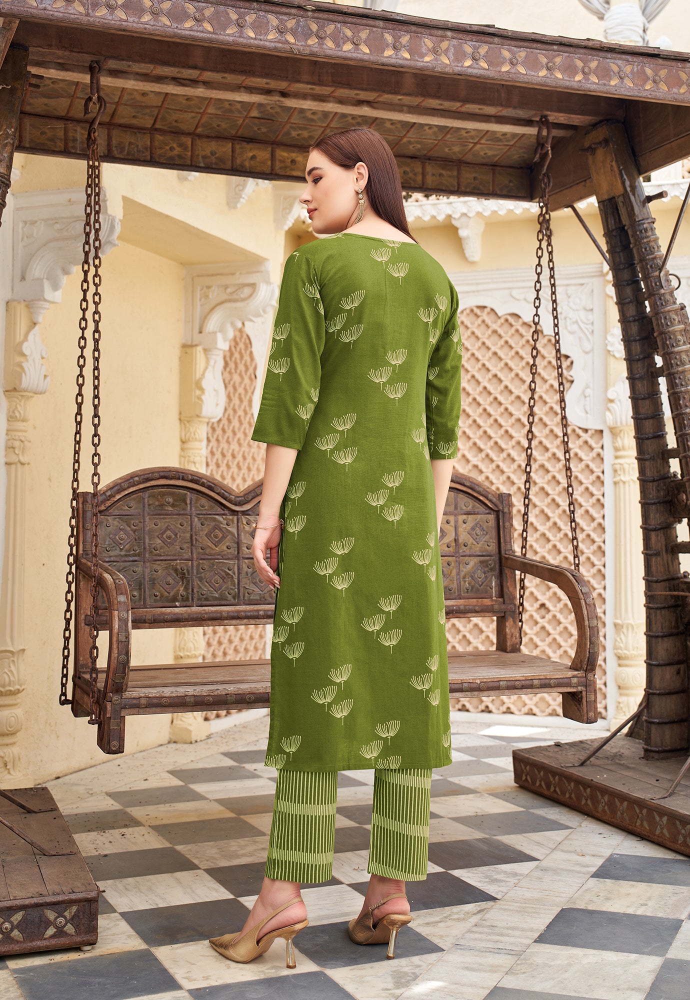 Ethnic Motifs Printed V-Neck Straight Kurta with Trousers-FLORAL STYLE