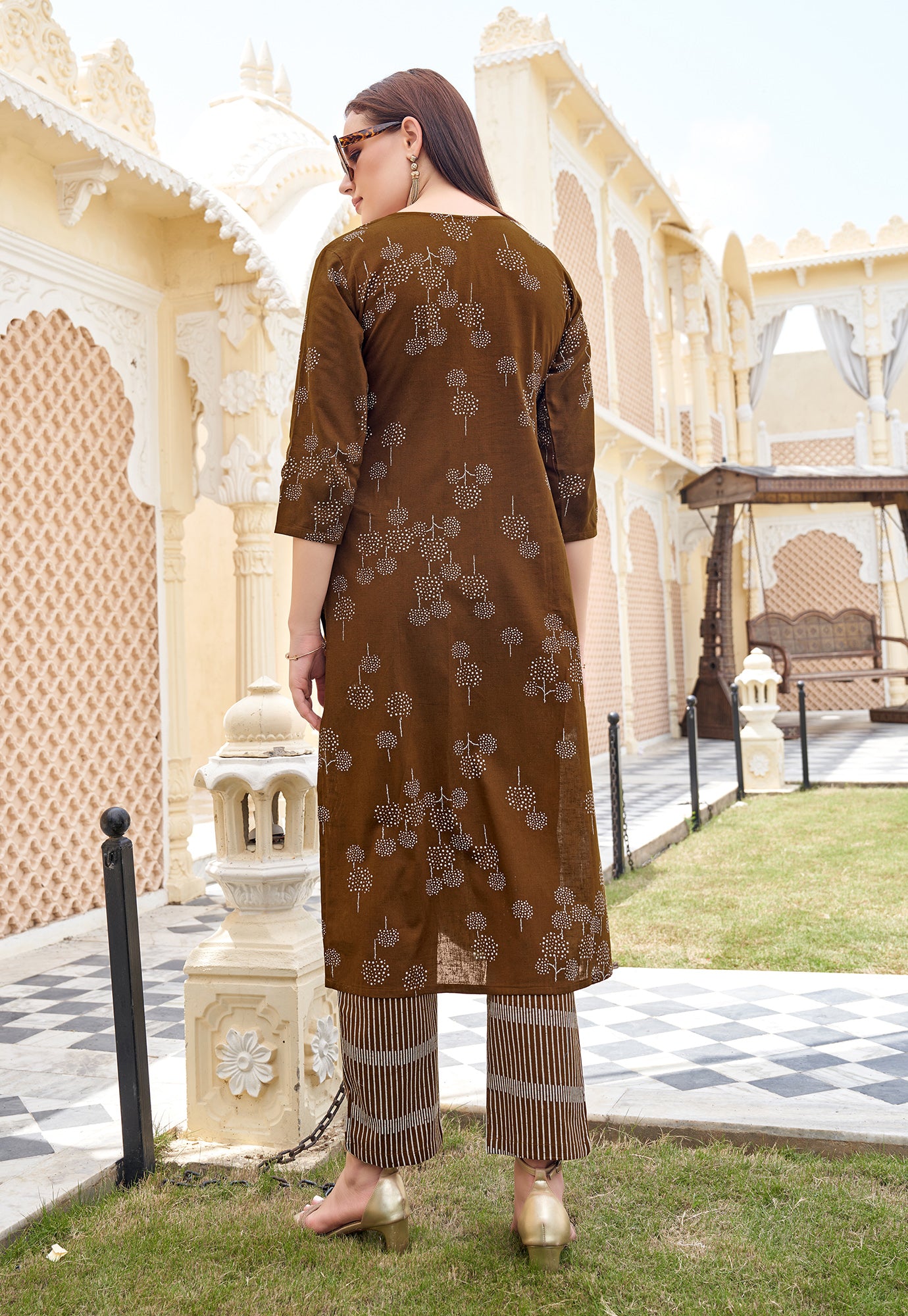 Ethnic Motifs Printed V-Neck Straight Kurta with Trousers-FLORAL STYLE