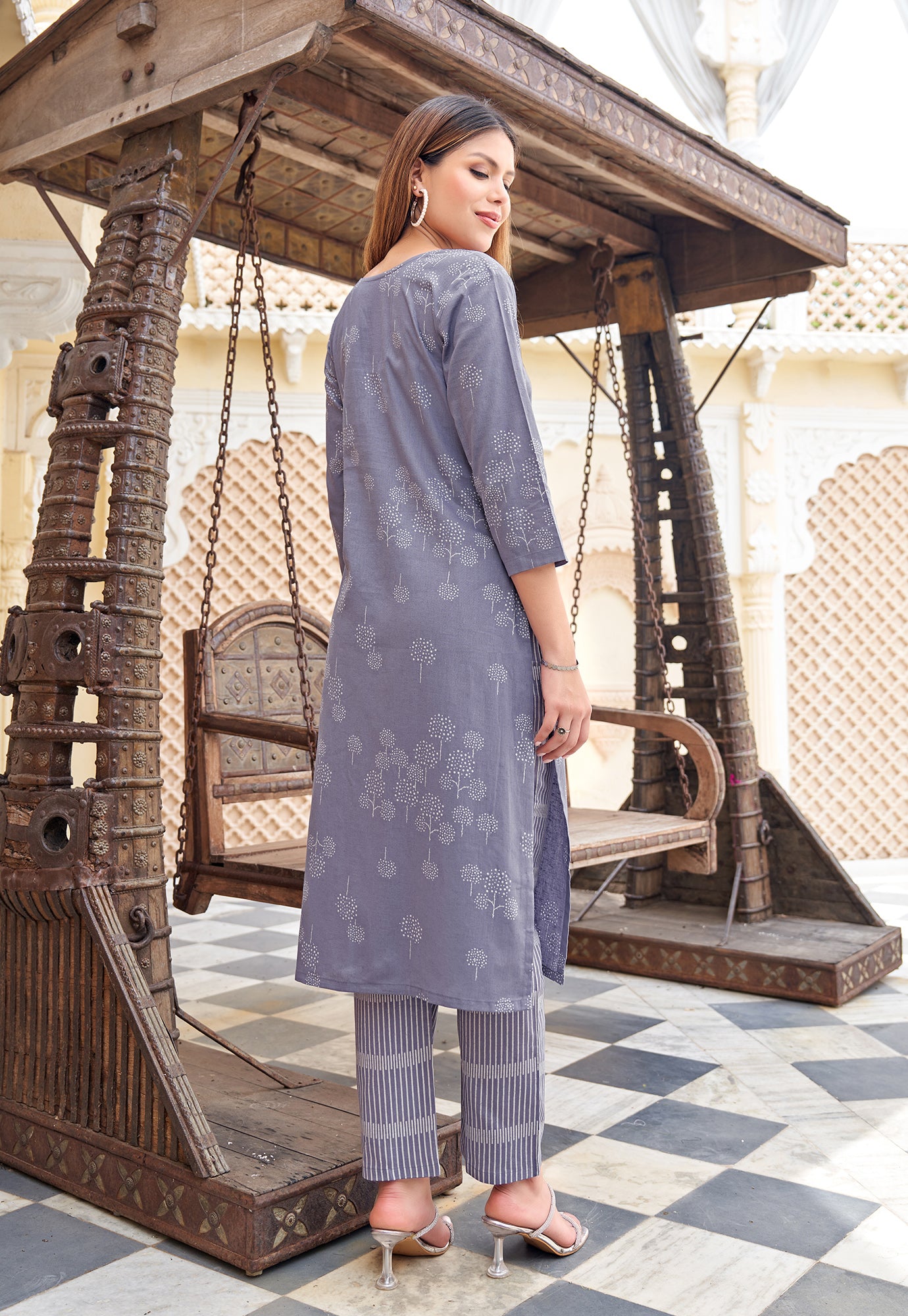 Ethnic Motifs Printed V-Neck Straight Kurta with Trousers-FLORAL STYLE