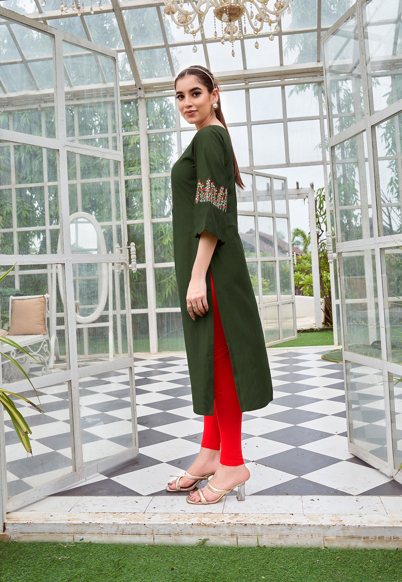 Floral Embroidered Flared Sleeves Thread Work Thread Work Kurti-ZAREENA