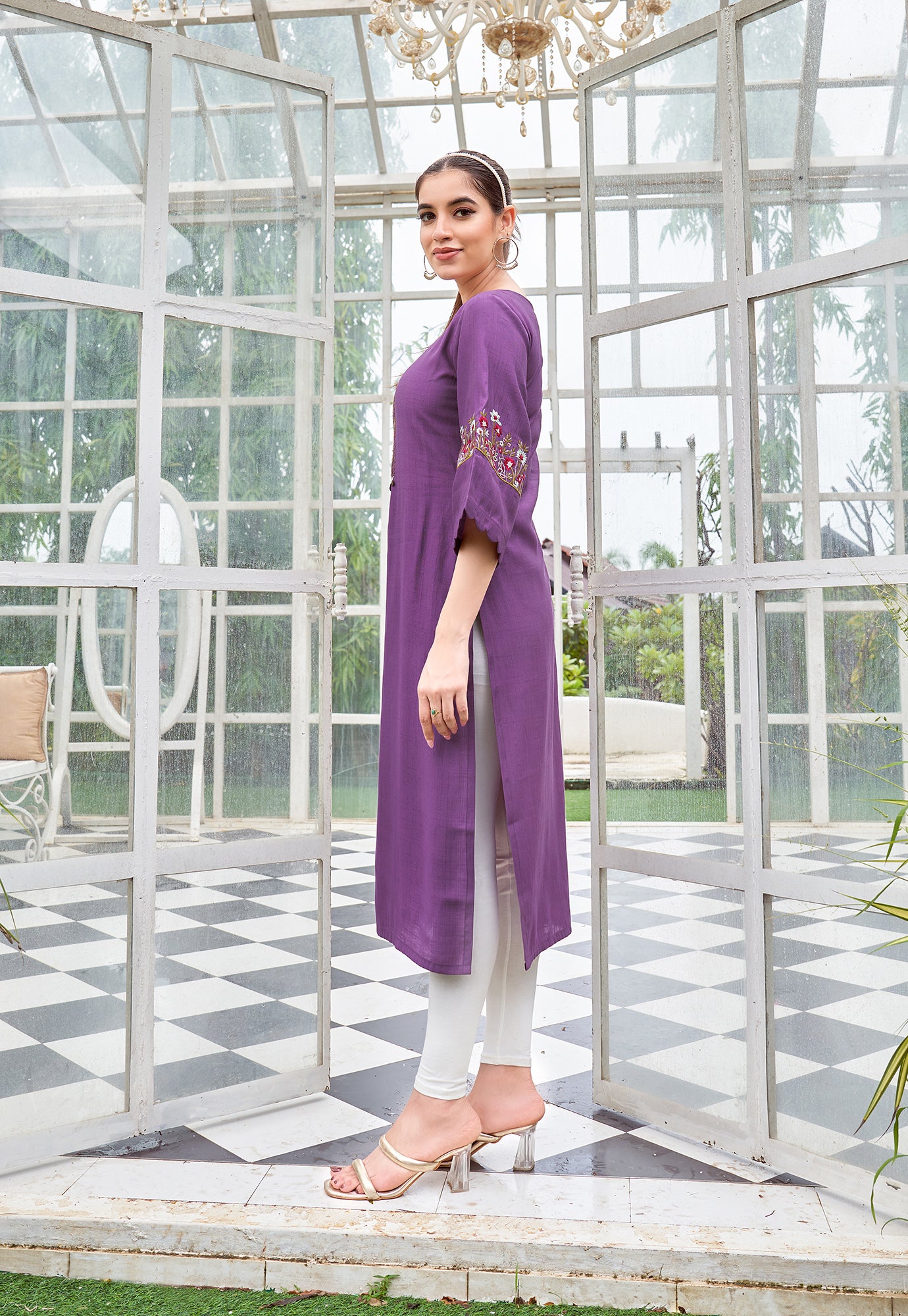 Floral Embroidered Flared Sleeves Thread Work Thread Work Kurti-ZAREENA