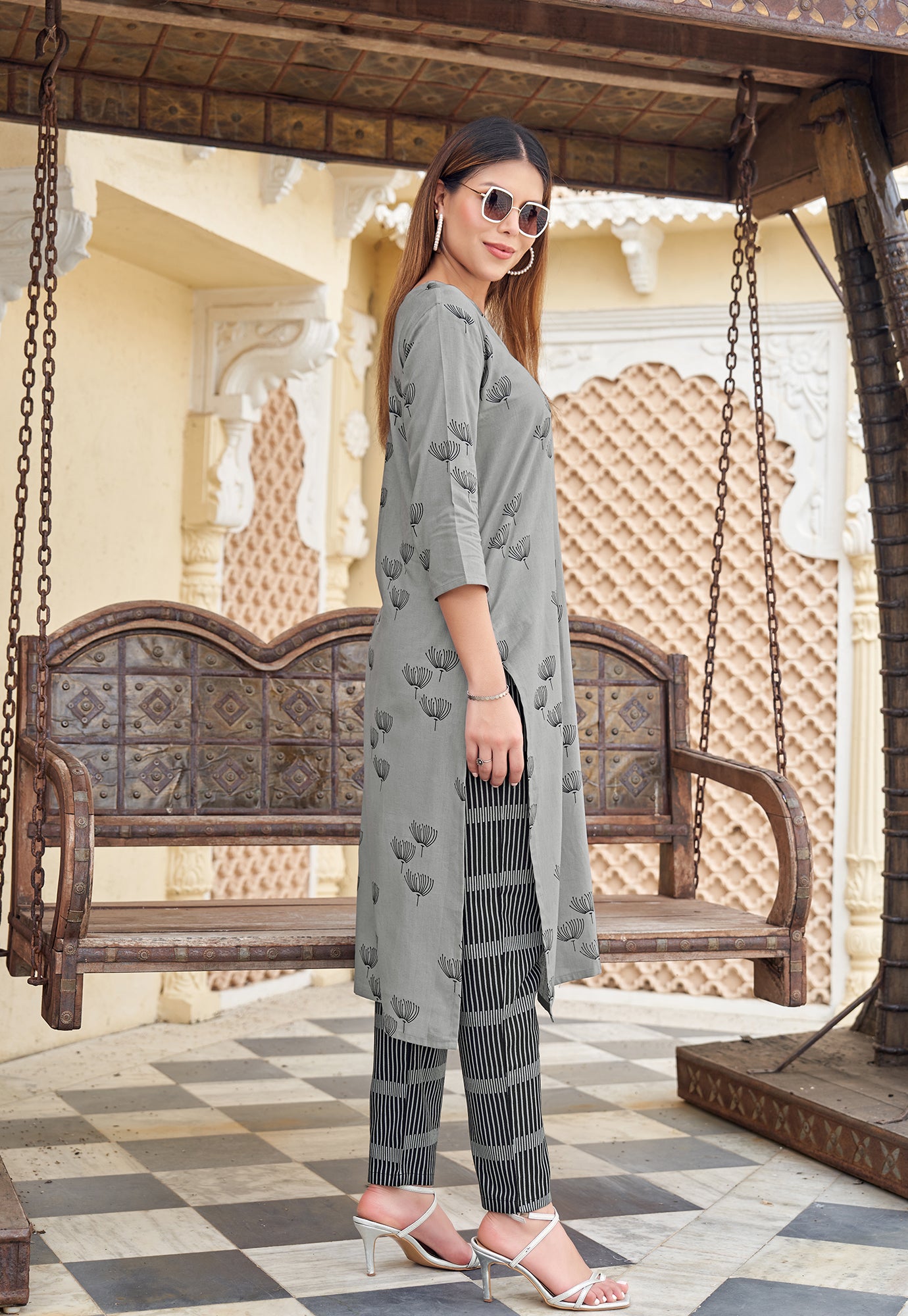 Ethnic Motifs Printed V-Neck Straight Kurta with Trousers-FLORAL STYLE