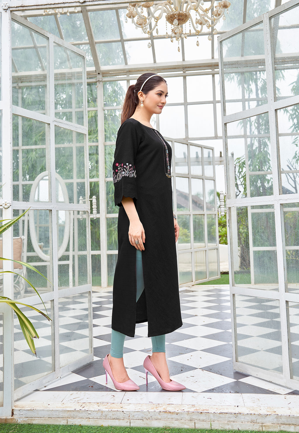 Floral Embroidered Flared Sleeves Thread Work Thread Work Kurti-ZAREENA