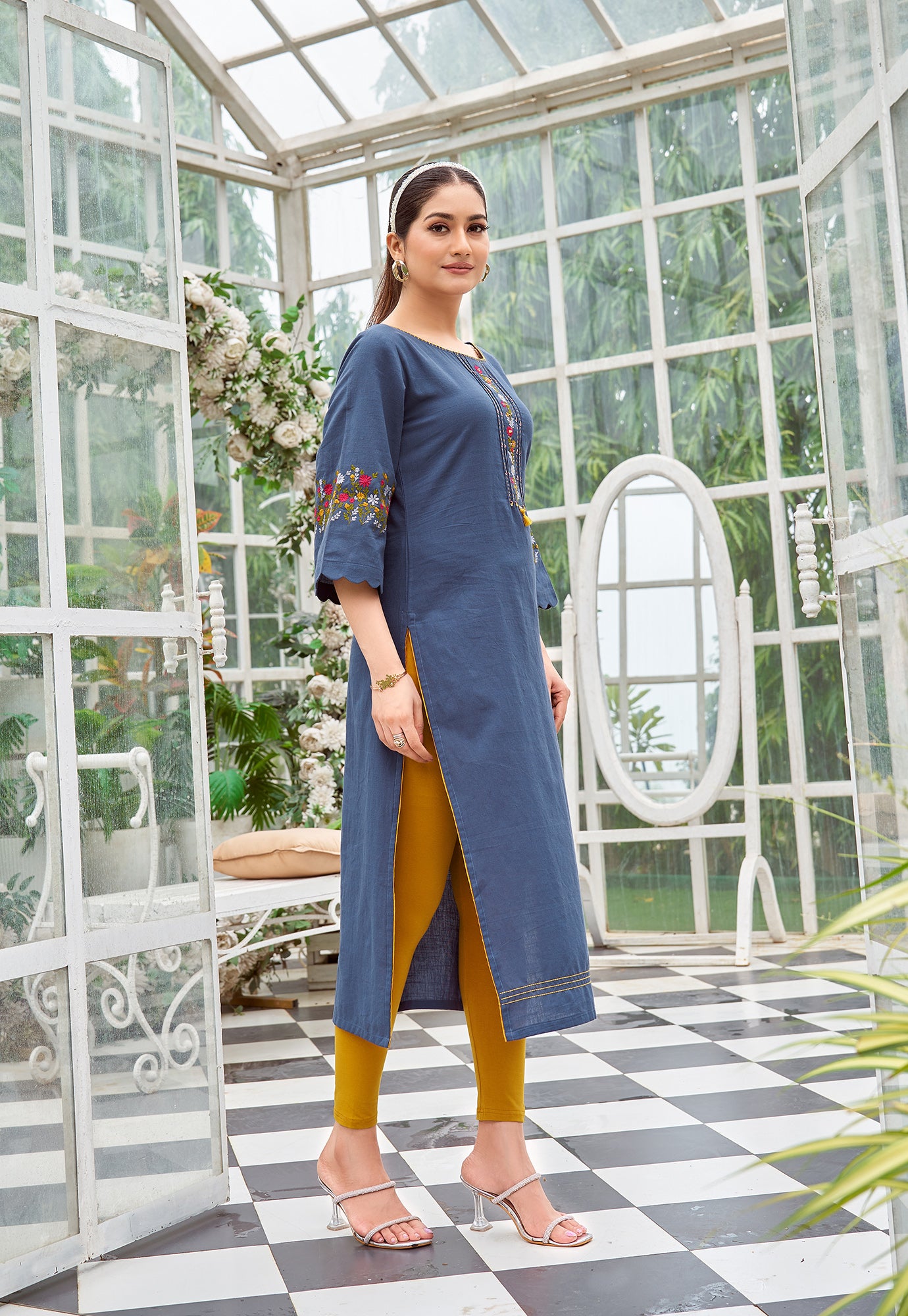 Floral Embroidered Flared Sleeves Thread Work Thread Work Kurti-ZAREENA