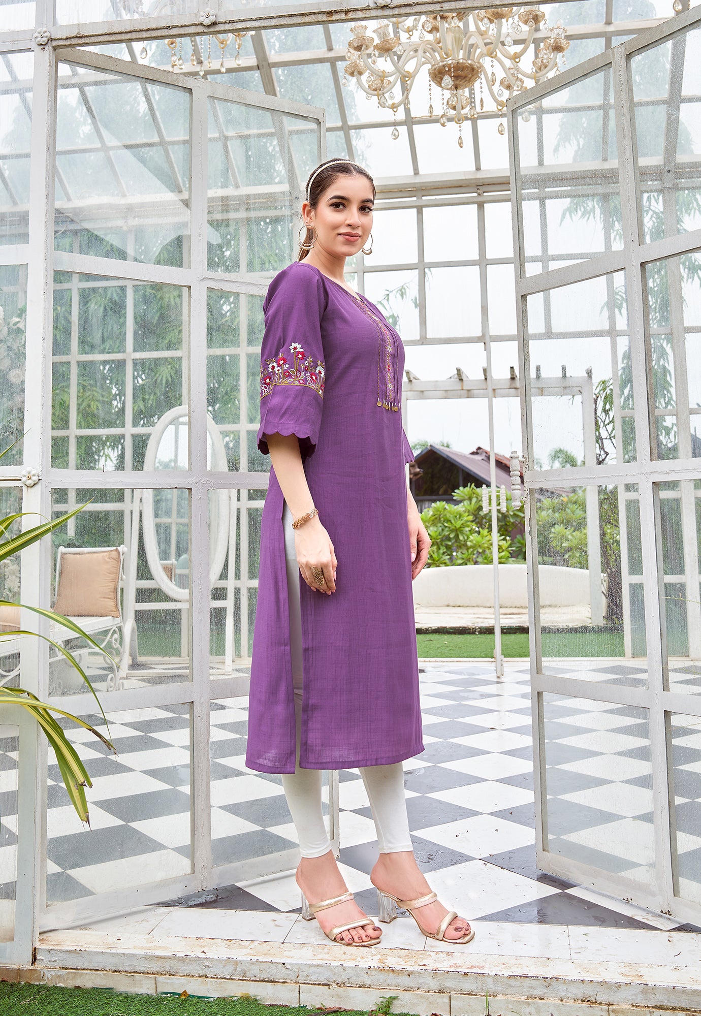 Floral Embroidered Flared Sleeves Thread Work Thread Work Kurti-ZAREENA