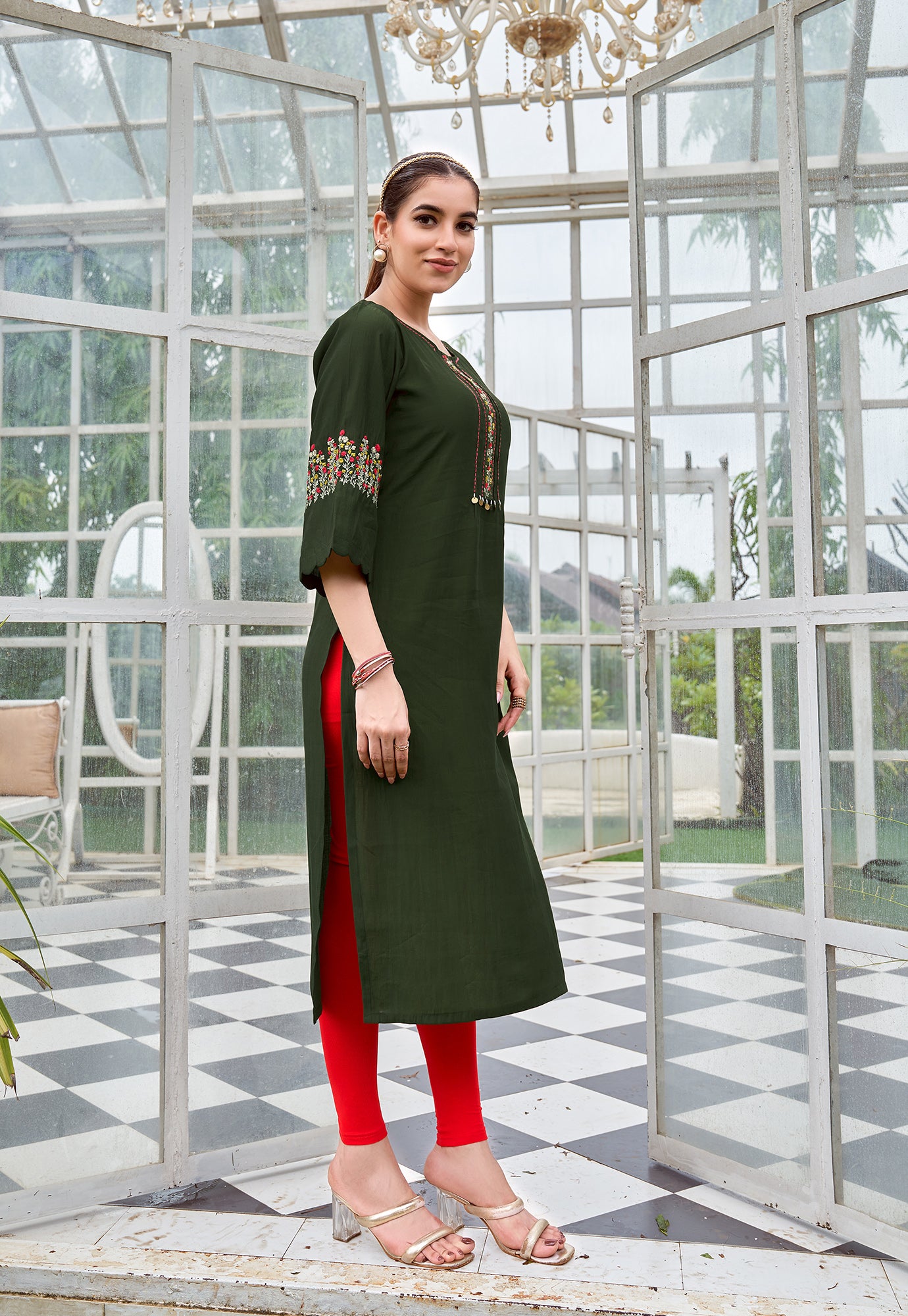 Floral Embroidered Flared Sleeves Thread Work Thread Work Kurti-ZAREENA