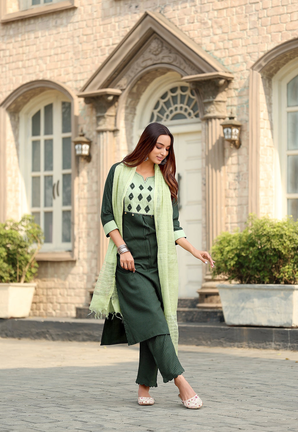 Women Rayon Print Straight Kurta With Pant And Dupatta Suit Set-RASHMIKA