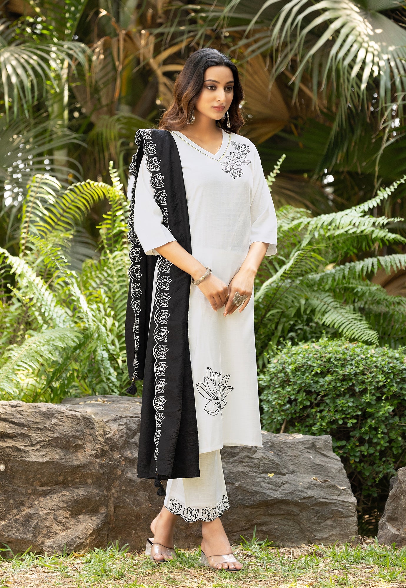 Women Thread & Hand work Viscose weaving Kurta With Trouser & Dupatta-ELITE