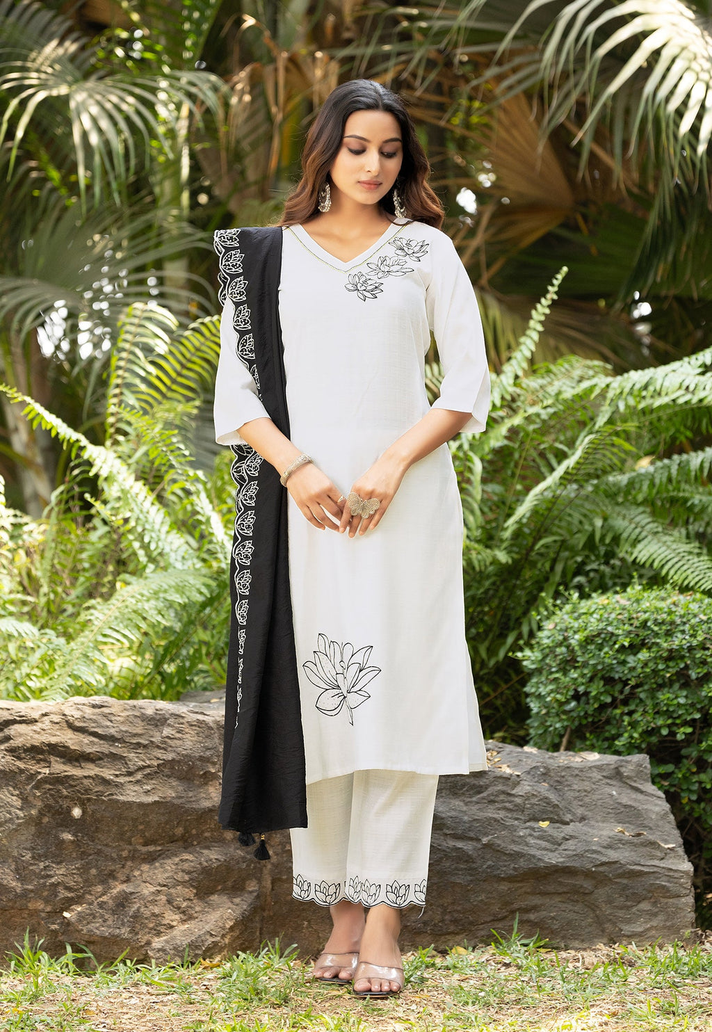 Women Thread & Hand work Viscose weaving Kurta With Trouser & Dupatta-ELITE