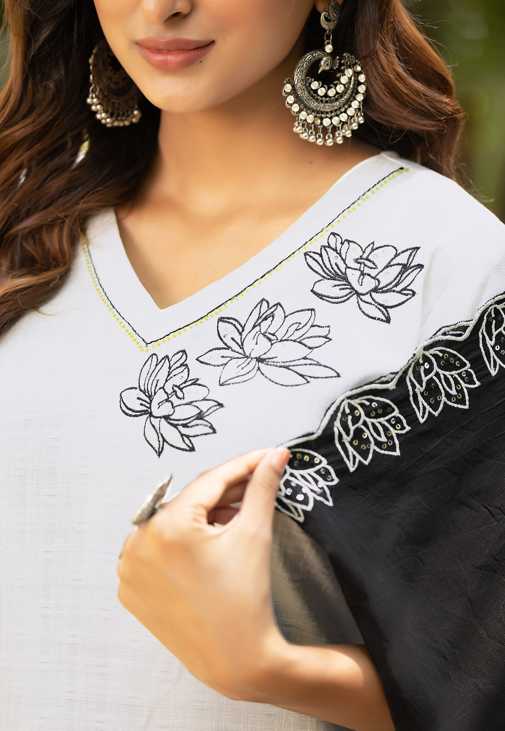 Women Thread & Hand work Viscose weaving Kurta With Trouser & Dupatta-ELITE