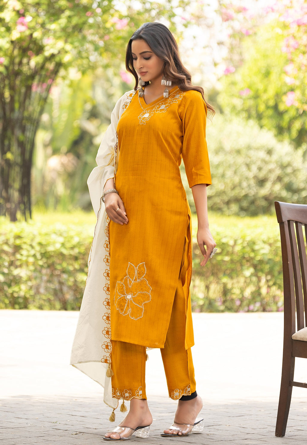Women Thread & Hand work Viscose weaving Kurta With Trouser & Dupatta-ELITE