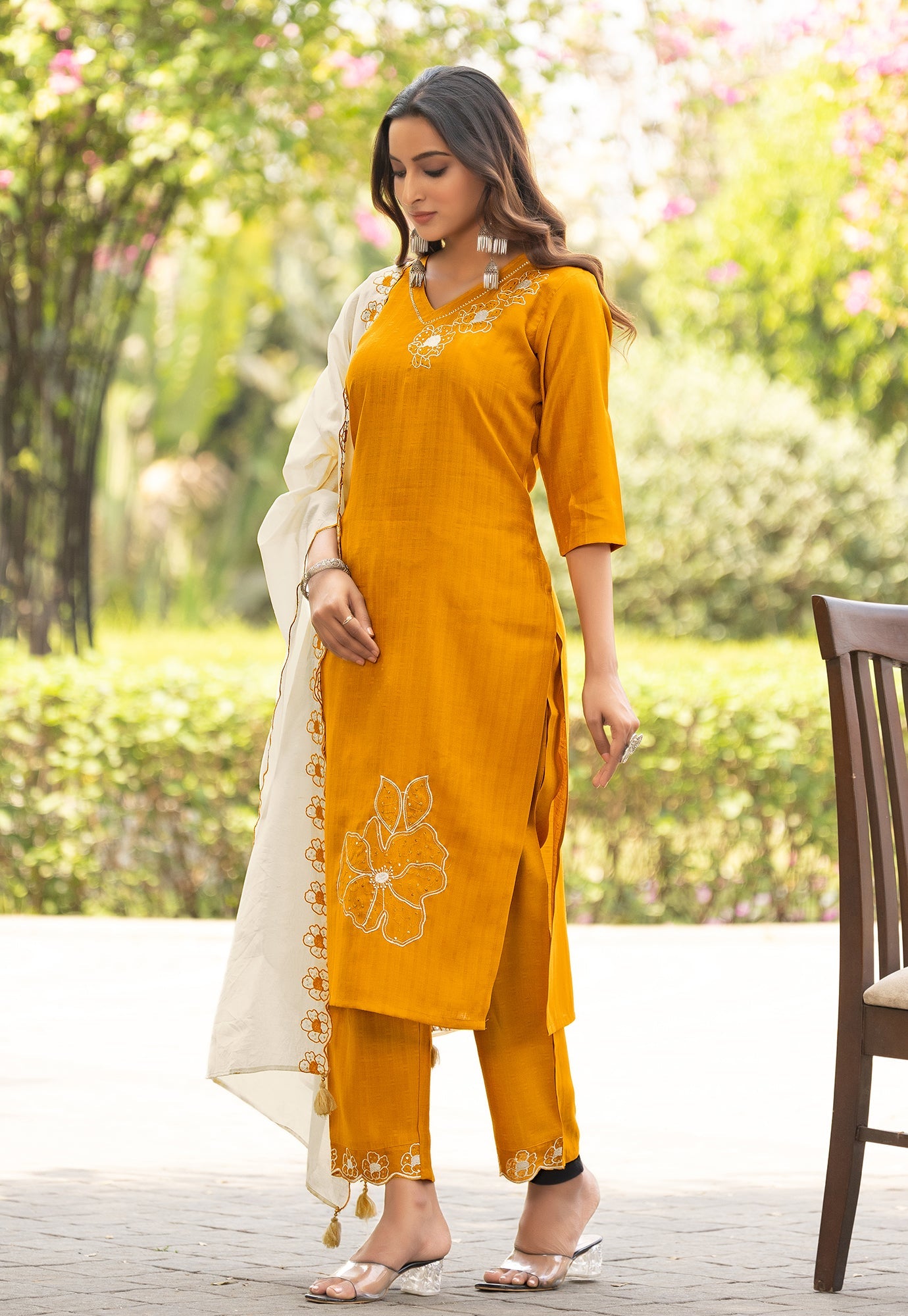 Women Thread & Hand work Viscose weaving Kurta With Trouser & Dupatta-ELITE