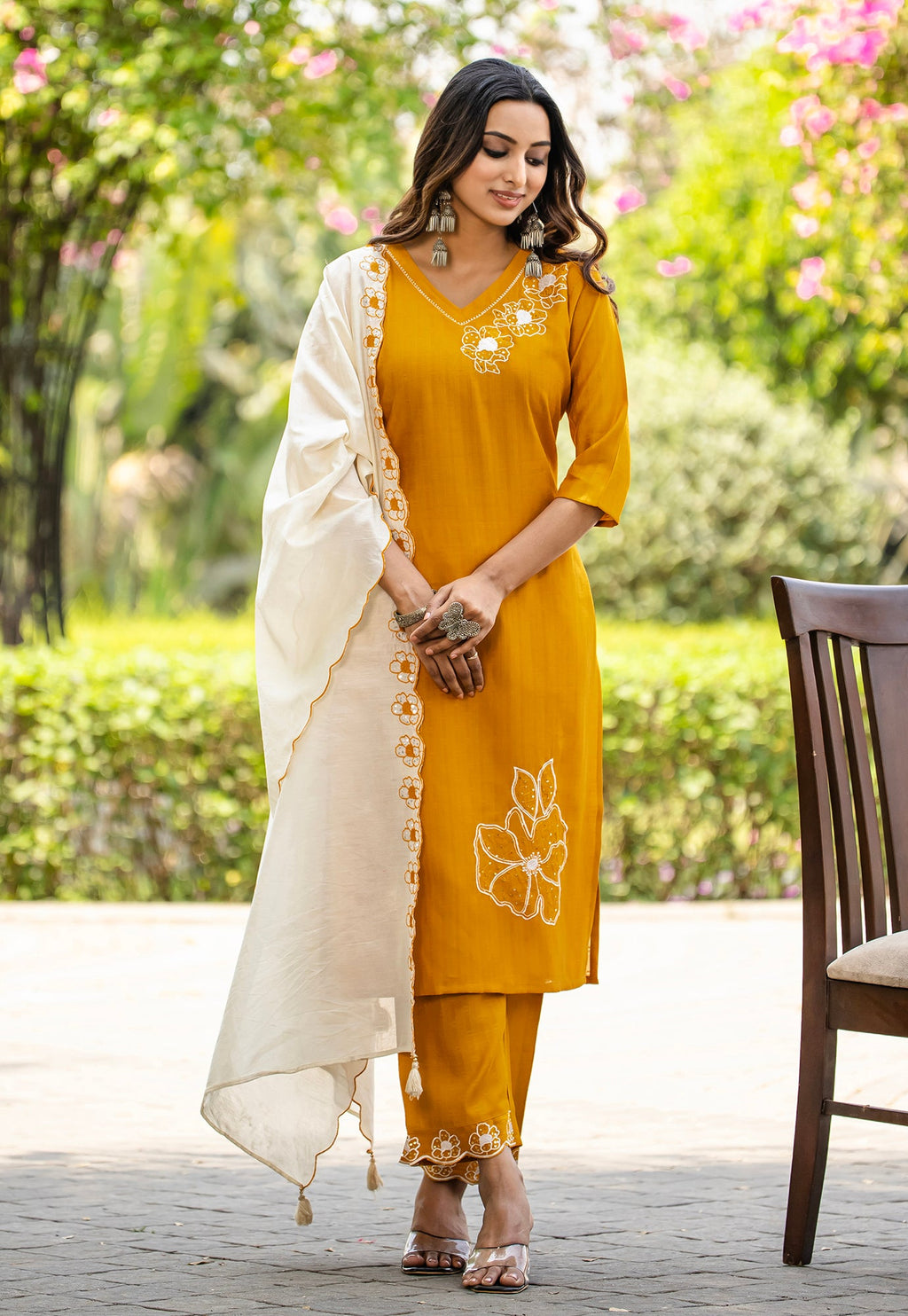 Women Thread & Hand work Viscose weaving Kurta With Trouser & Dupatta-ELITE