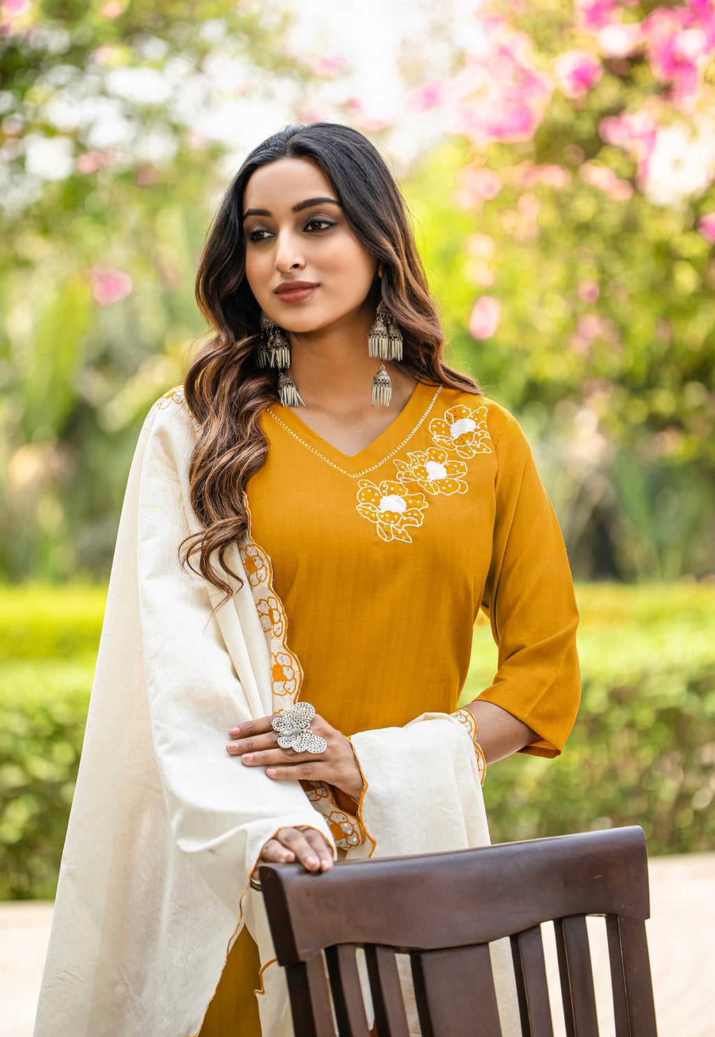Women Thread & Hand work Viscose weaving Kurta With Trouser & Dupatta-ELITE