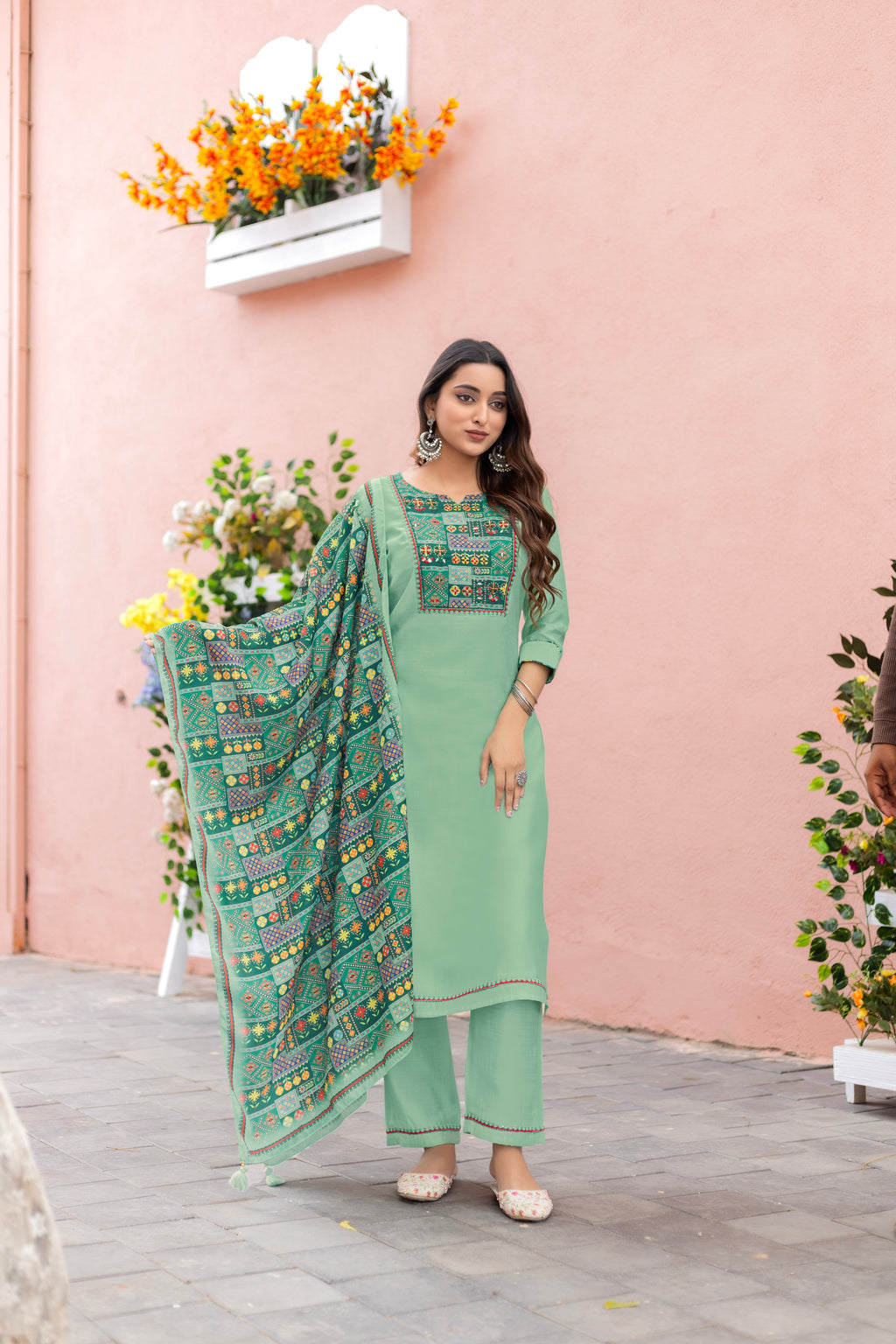 Women Modal Print  Straight Kurta With Pant And Dupatta Suit Set -DAYLIGHT
