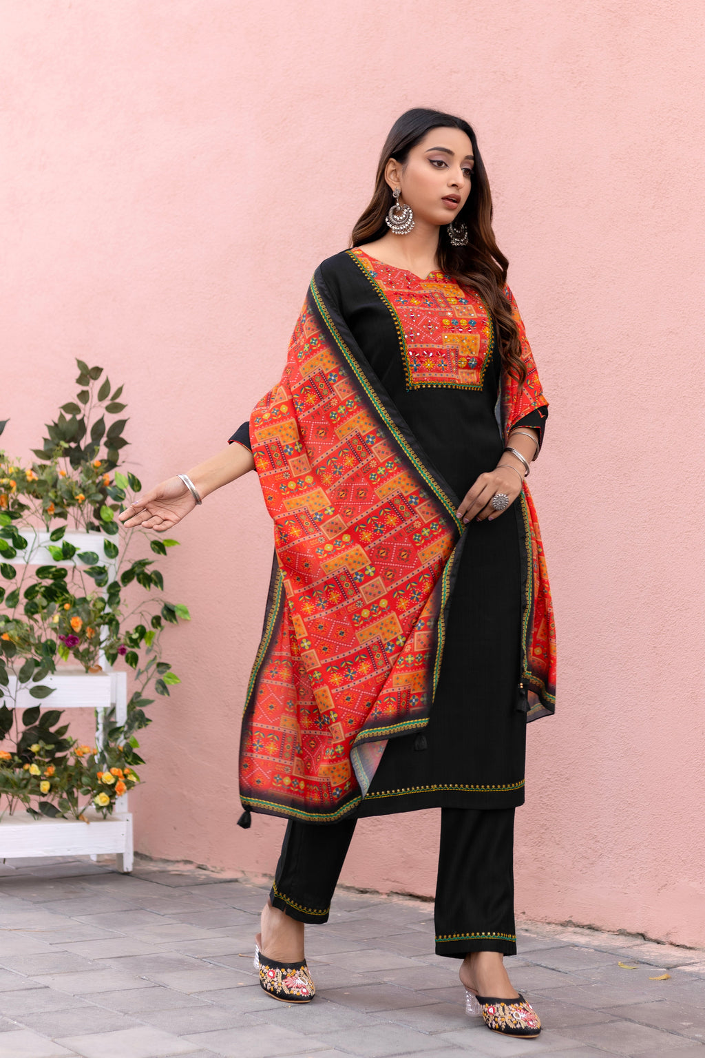 Women Modal Print  Straight Kurta With Pant And Dupatta Suit Set-DAYLIGHT