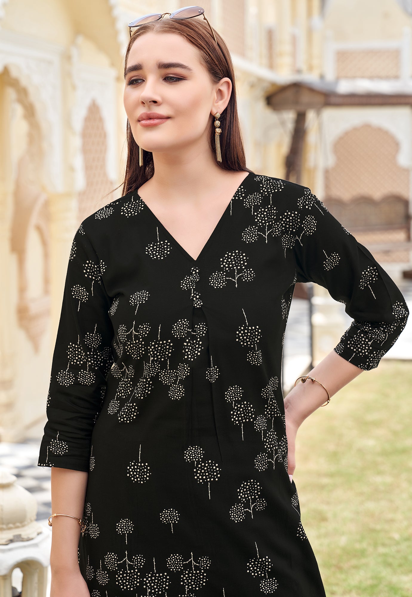Ethnic Motifs Printed V-Neck Straight Kurta with Trousers-FLORAL STYLE