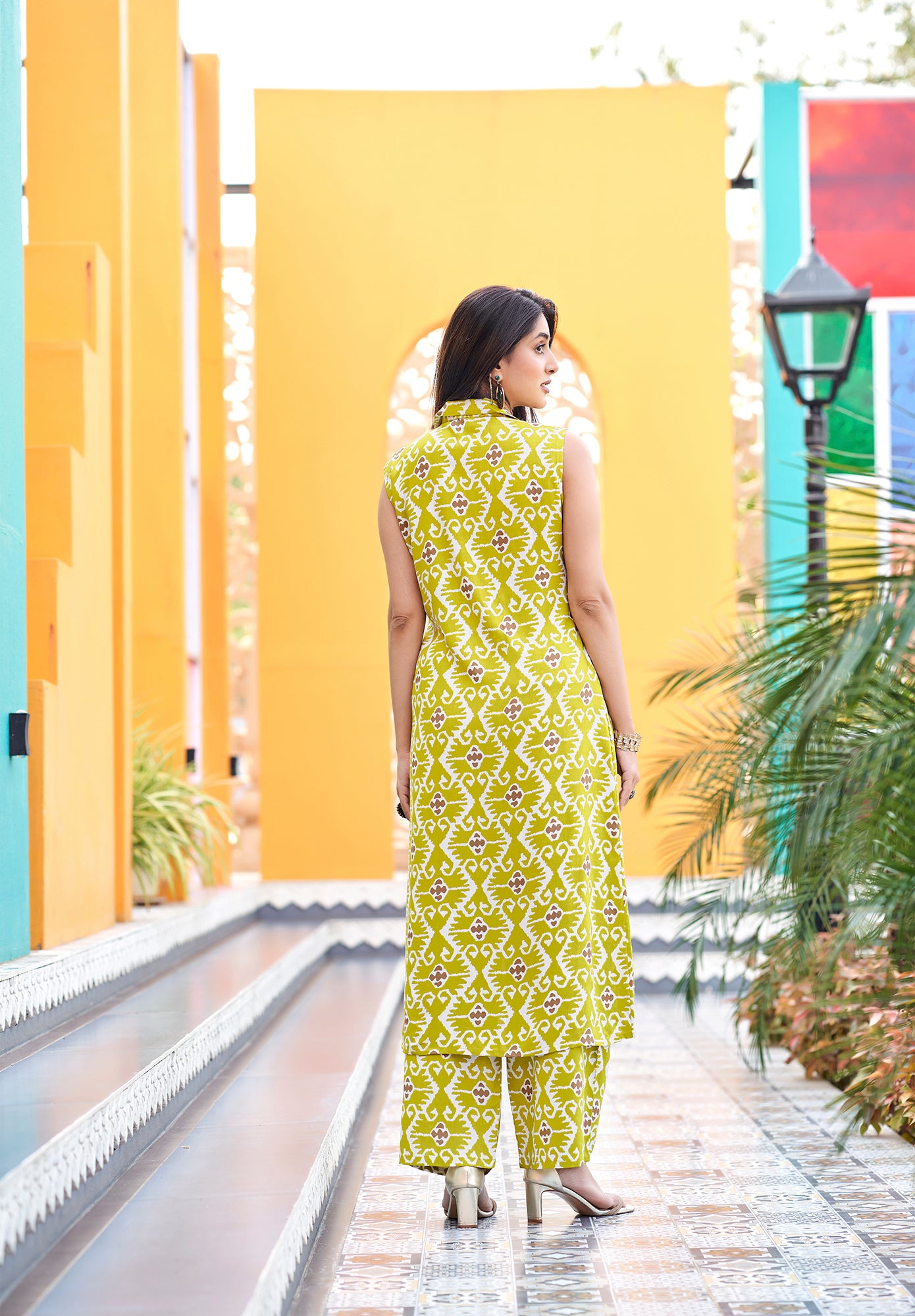 Floral Printed Shirt Collar Straight Kurta With Palazzos-SAMIKSHA