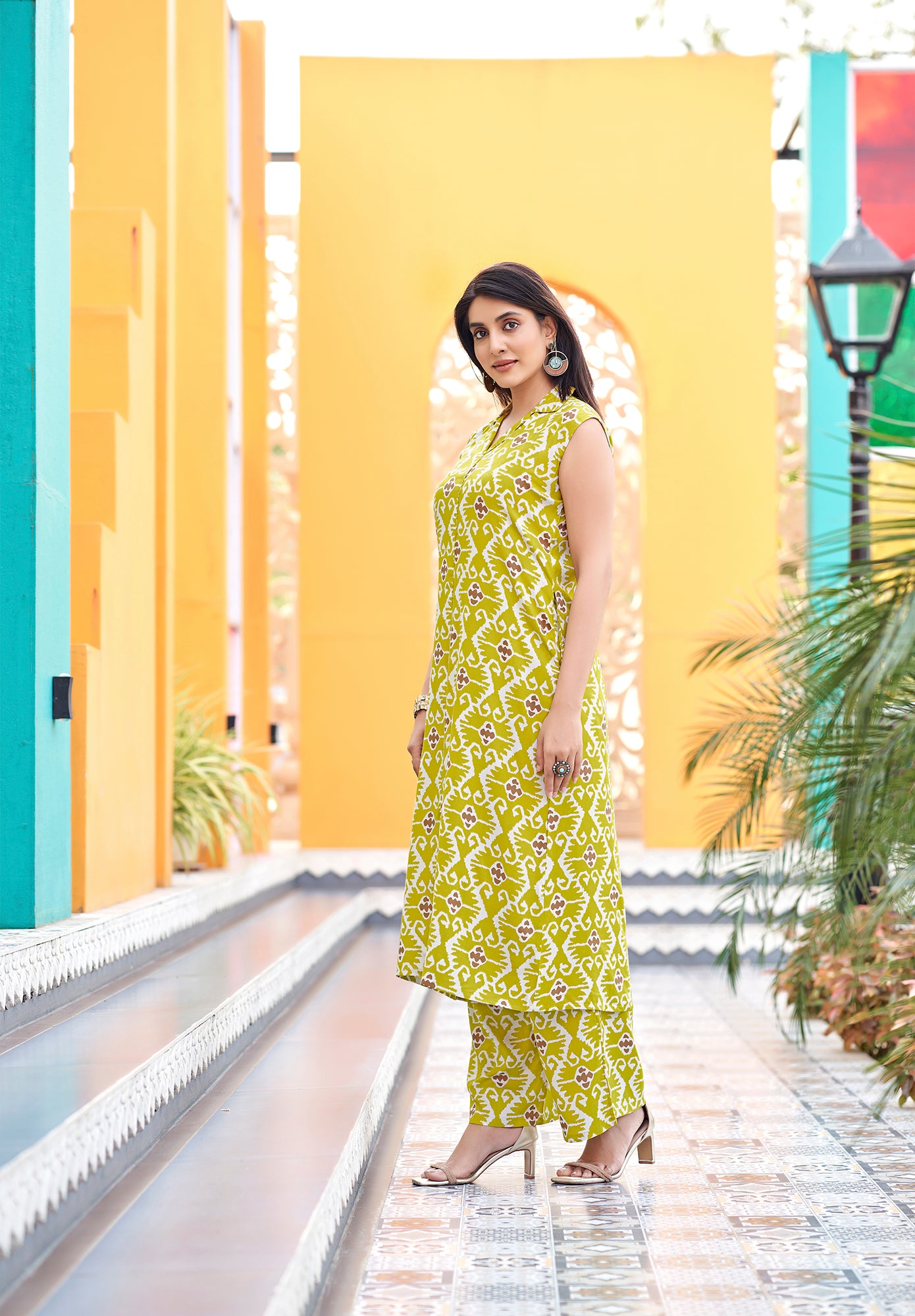 Floral Printed Shirt Collar Straight Kurta With Palazzos-SAMIKSHA