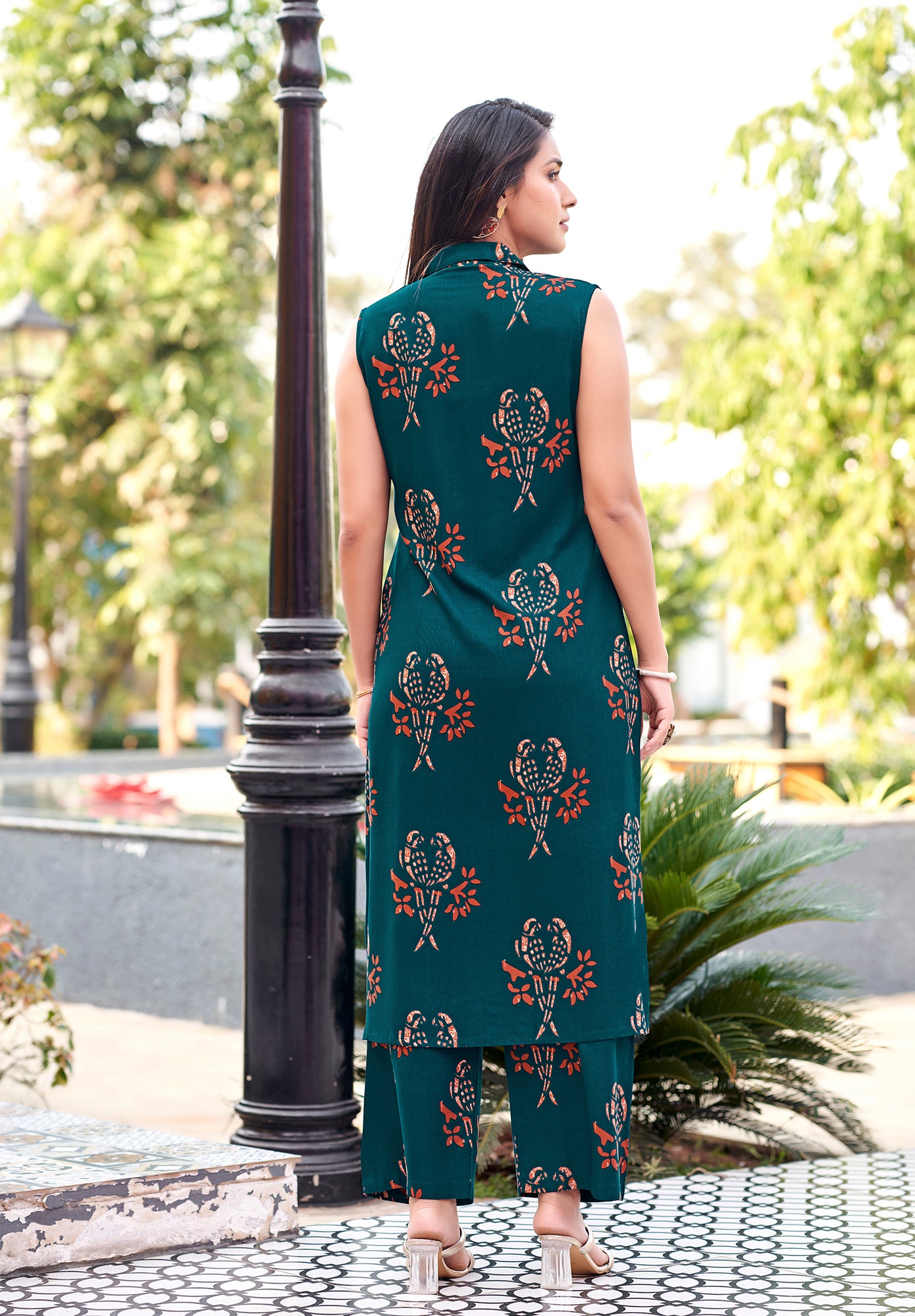 Floral Printed Shirt Collar Straight Kurta With Palazzos-SAMIKSHA