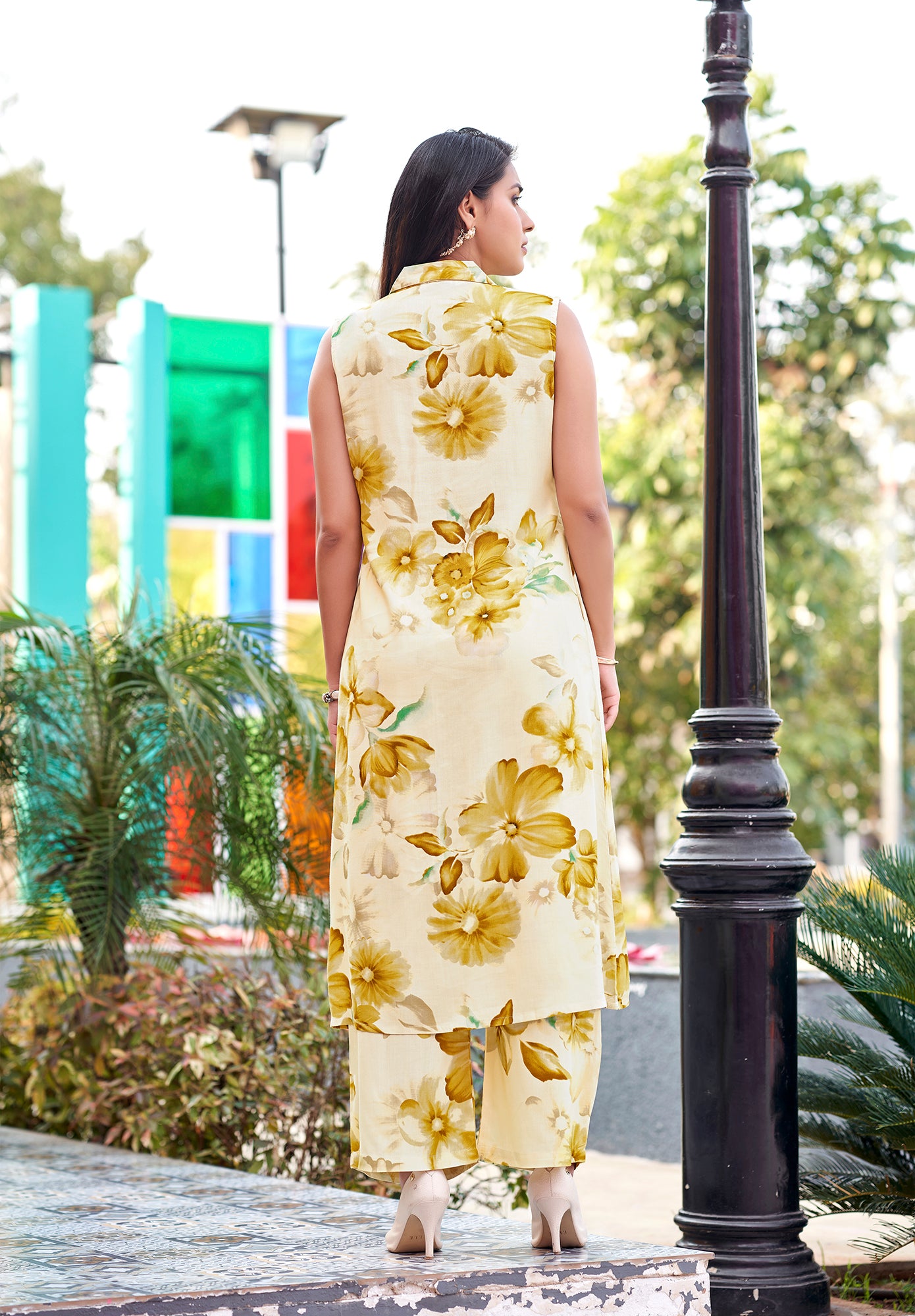 Floral Printed Shirt Collar Straight Kurta With Palazzos-SAMIKSHA