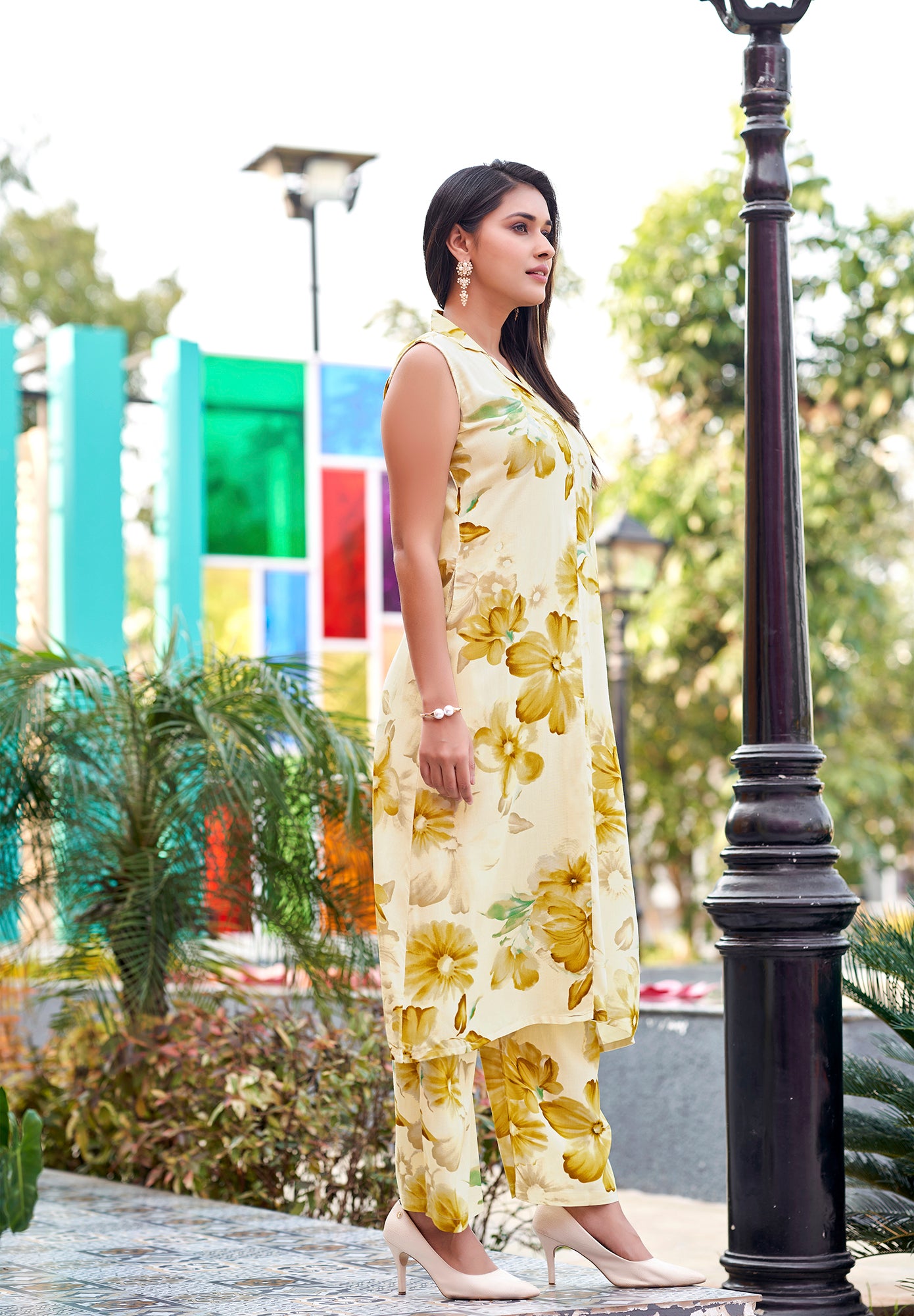 Floral Printed Shirt Collar Straight Kurta With Palazzos-SAMIKSHA