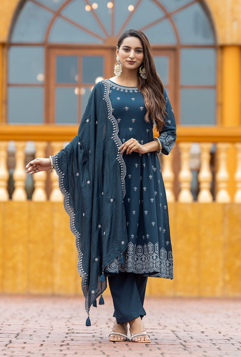 Women Printed Regular Kurta with Trousers & With Dupatta-TYOHAR
