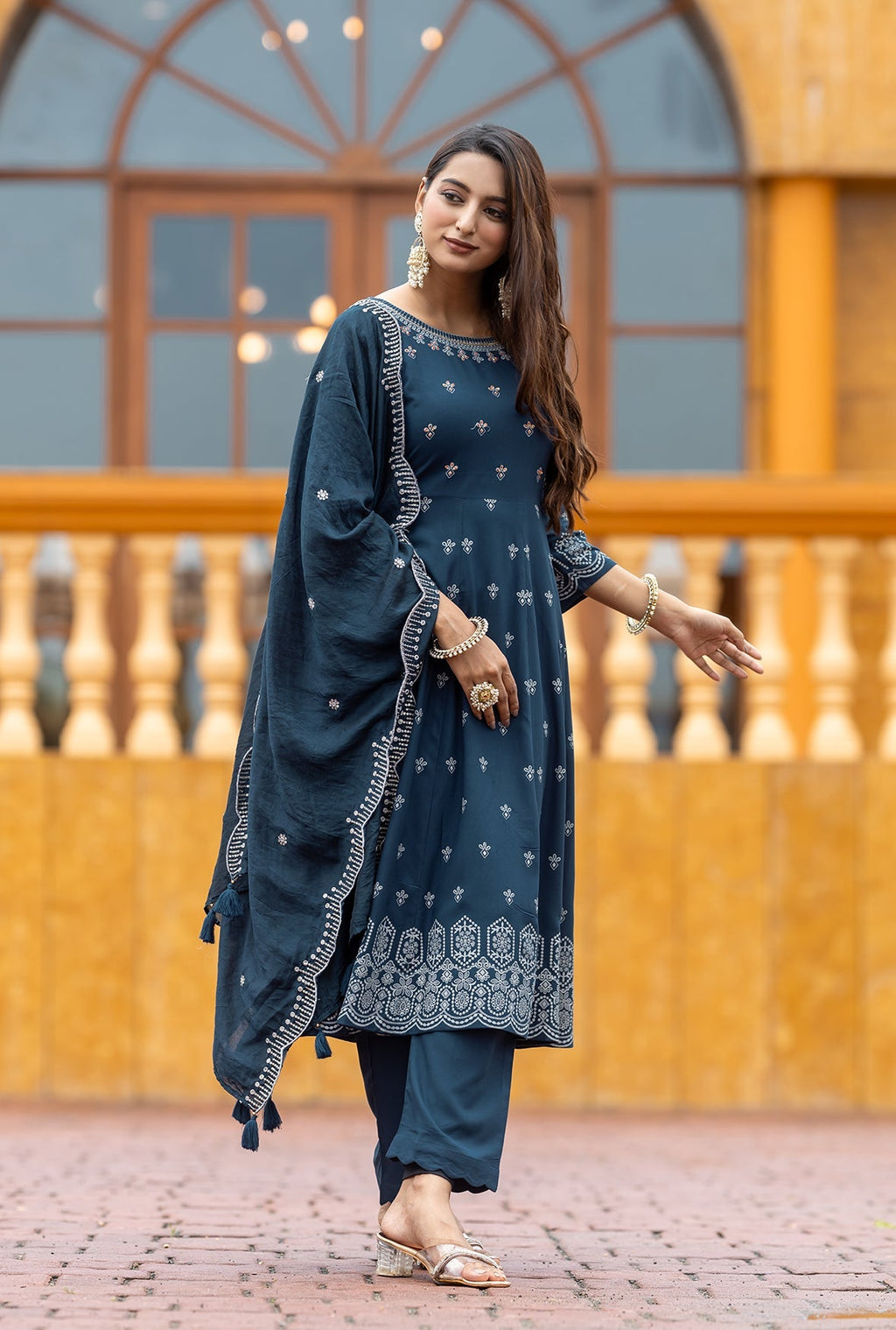 Women Printed Regular Kurta with Trousers & With Dupatta-TYOHAR