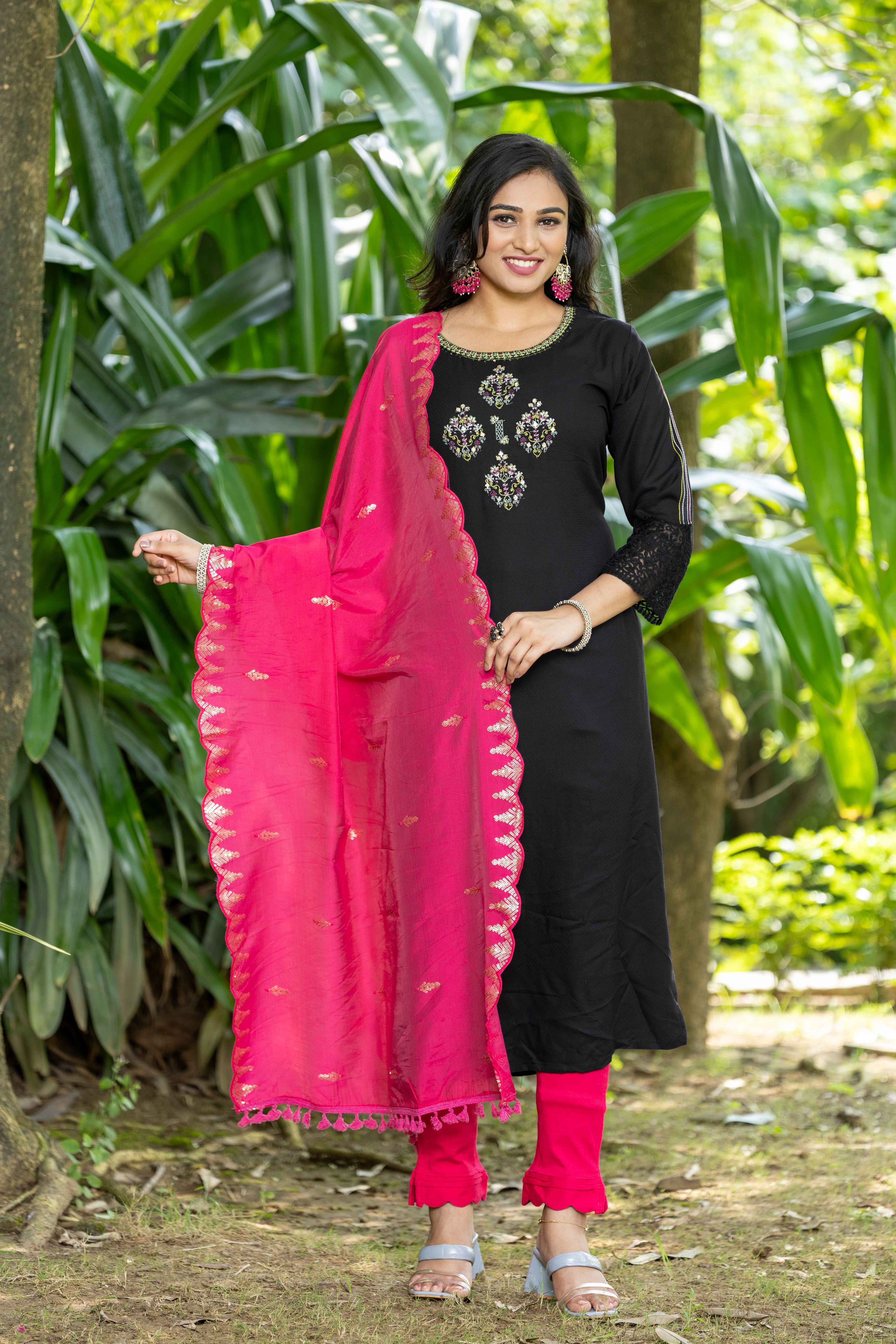 WOMEN STRIGHT KURTA SET WITH DUPATTA-WG/1006
