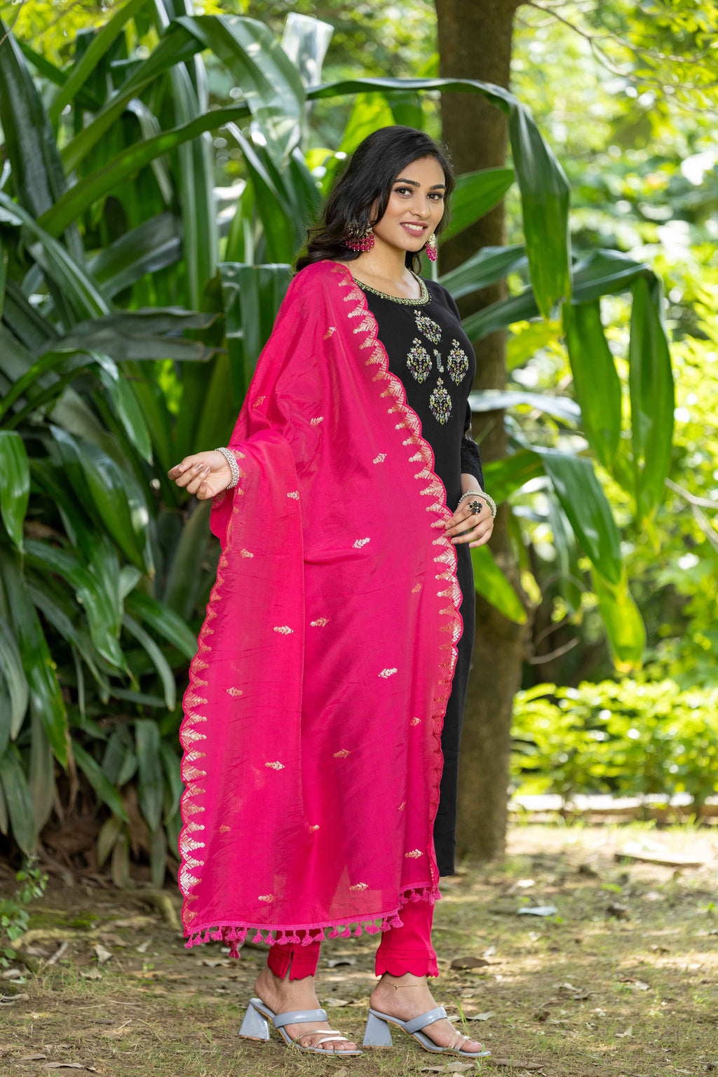 WOMEN STRIGHT KURTA SET WITH DUPATTA-WG/1006