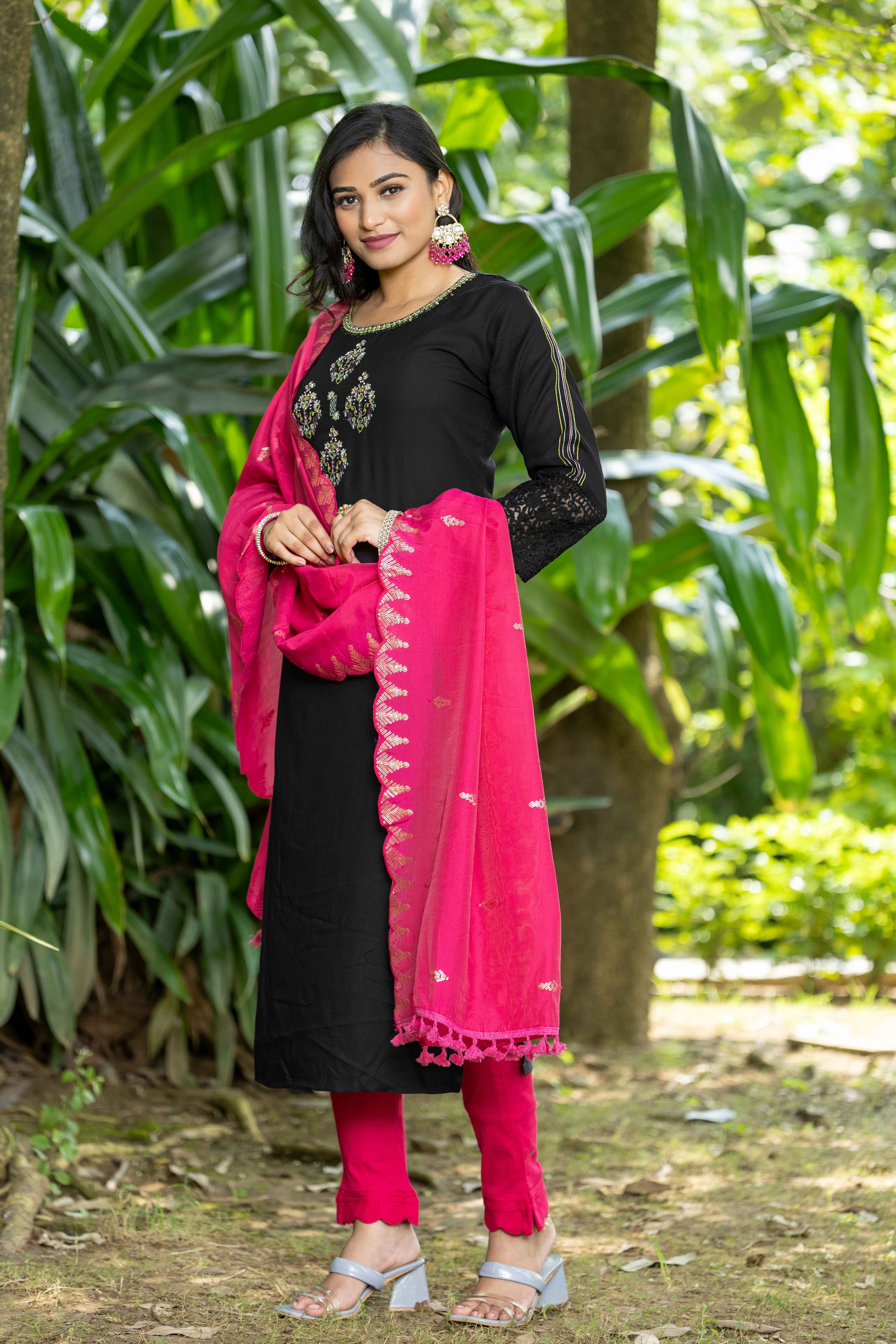 WOMEN STRIGHT KURTA SET WITH DUPATTA-WG/1006