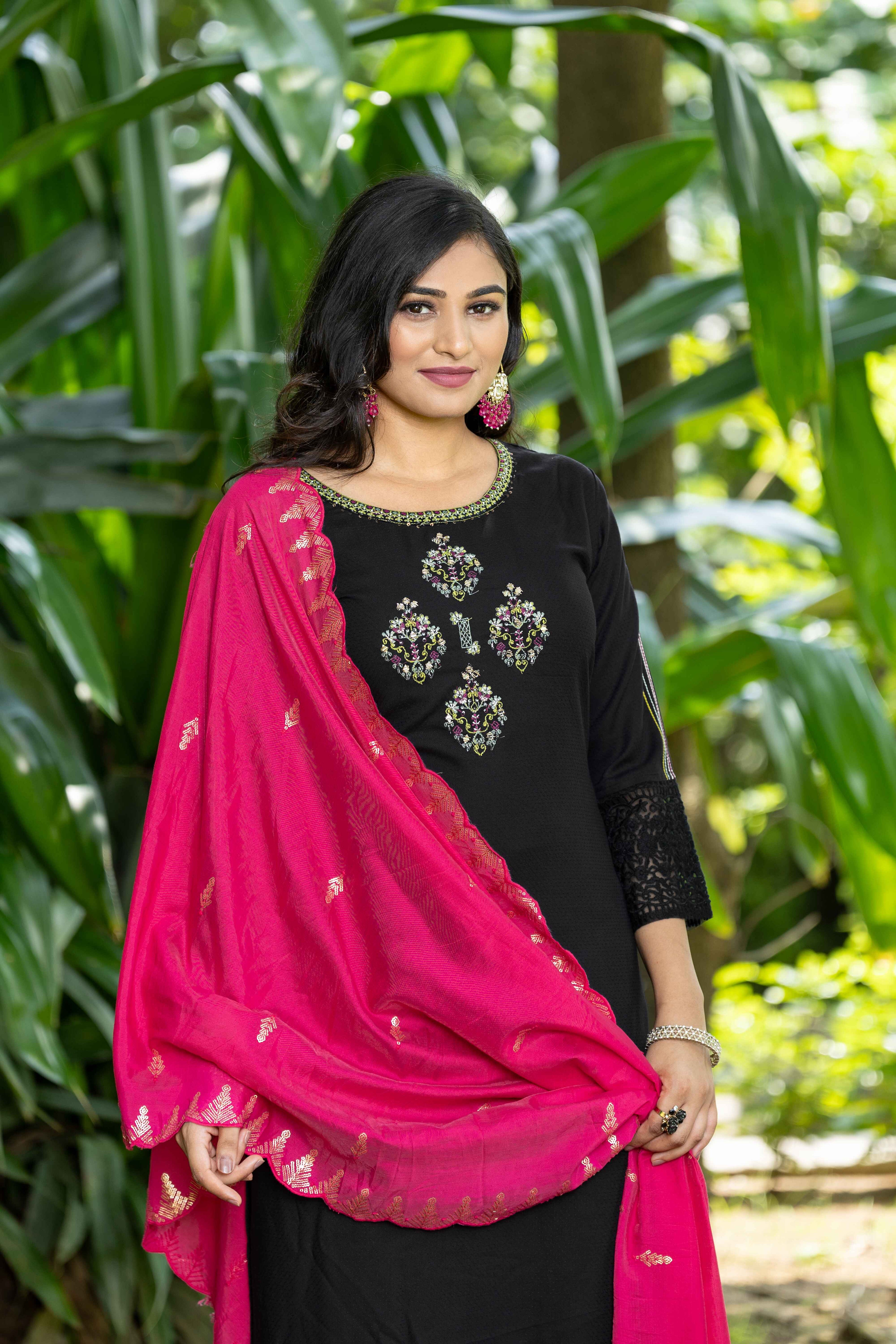 WOMEN STRIGHT KURTA SET WITH DUPATTA-WG/1006